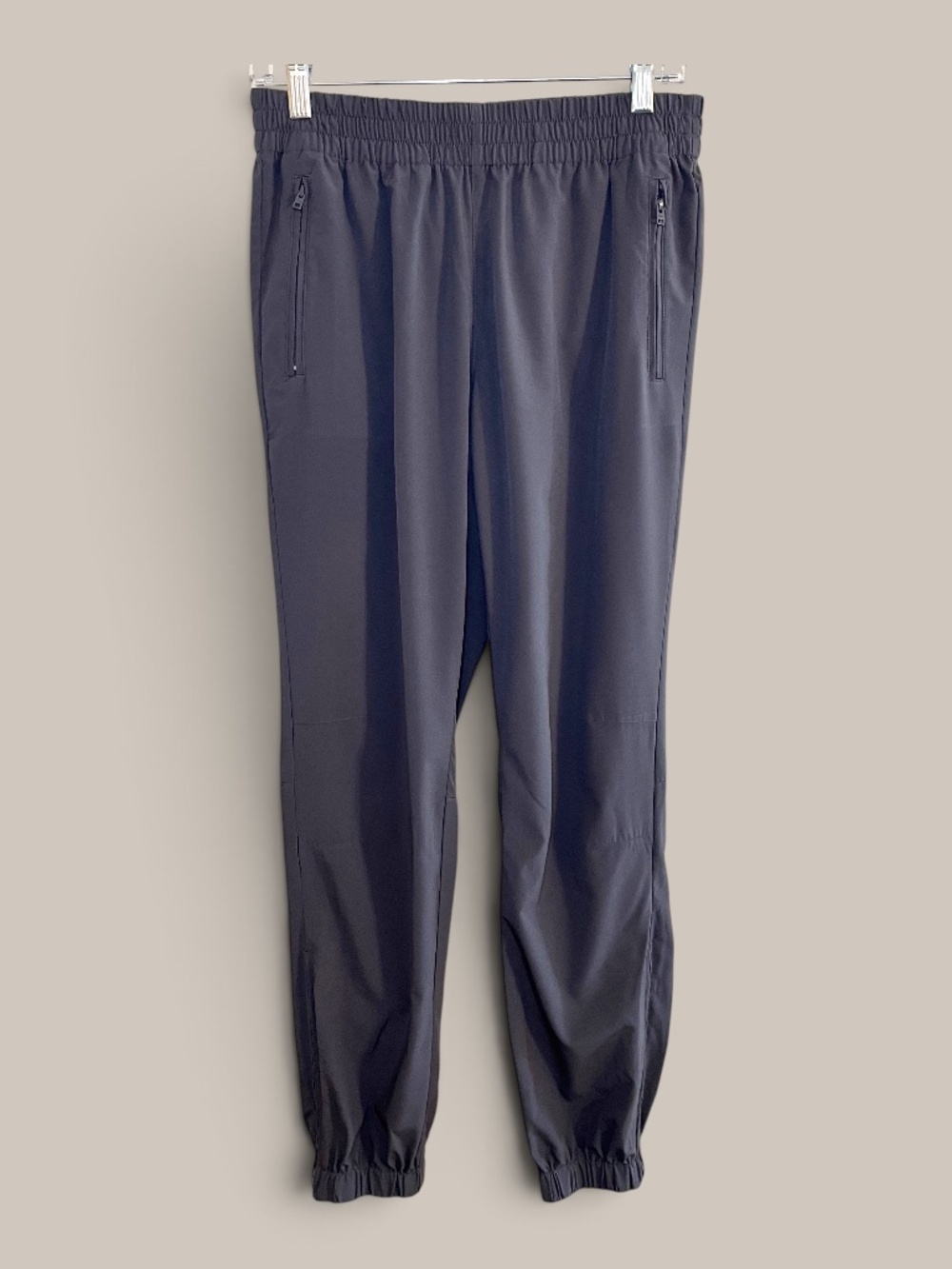 Aritzia TNA Lightweight Black Joggers Size M